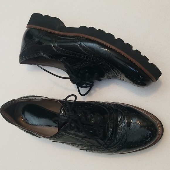 Earthies Classic Black Oxford Women's Shoes - Picture 2 of 8